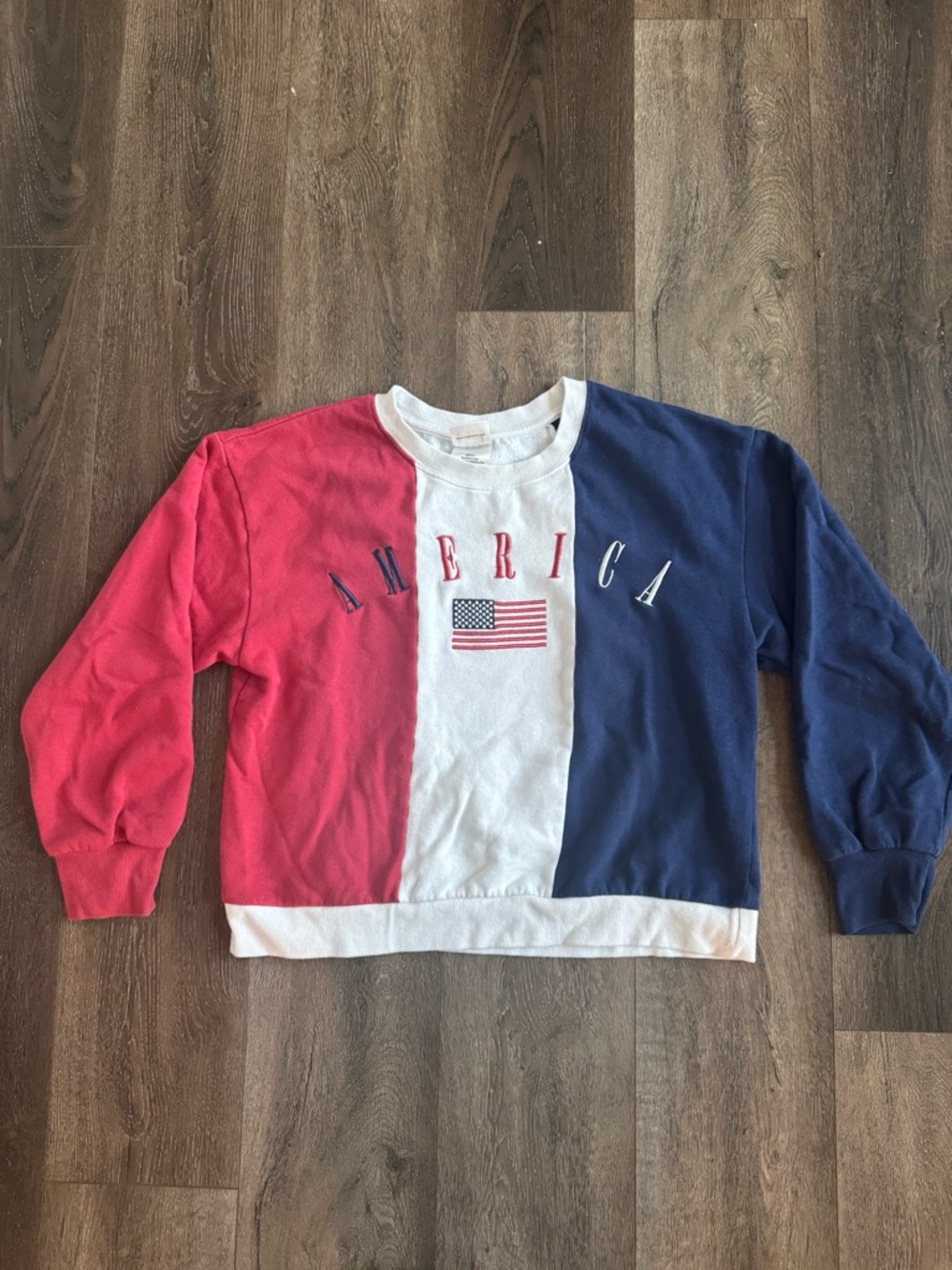 IML Isaac Morris Ltd 'America' Flag Sweatshirt - Red White Blue Women’s size med